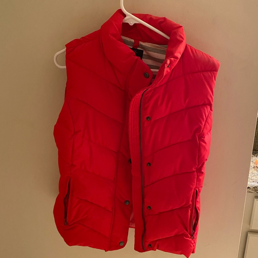 Gap red puffer vest
